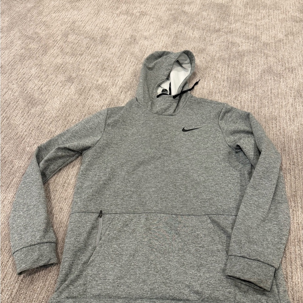 NWOT - Nike Heather Gray Therma Hoodie